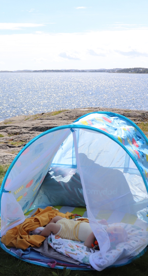 Picture Karlsvikas mange muligheter: Odden, strand, svaberg og skog. - 1